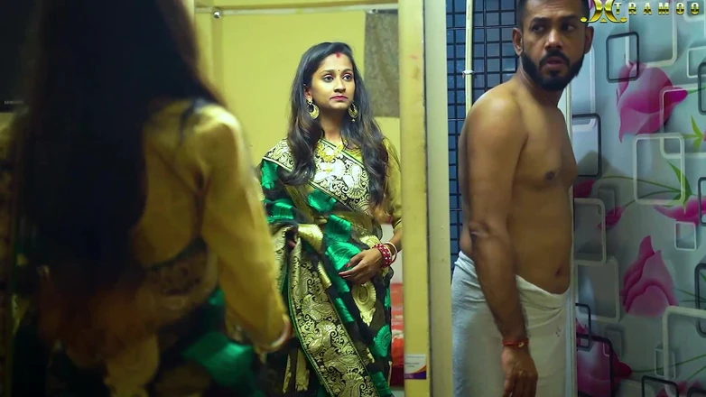 Queen star Desi: Сексуальний красивий чоловік відтрахав її дружину, коли вона готова піти, побачити фестиваль