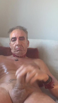 İşe gitmeden önce biraz vakit geçiriyor