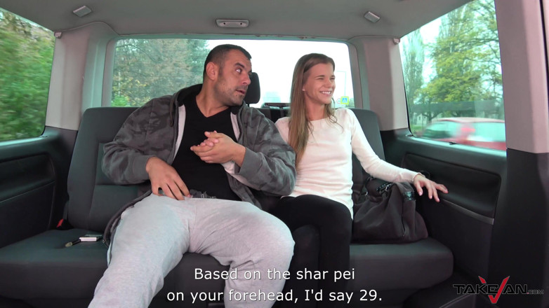 Take Van: Skinny huzzy ist sexsüchtig, obwohl sie ein schüchternes schätzchen handelt
