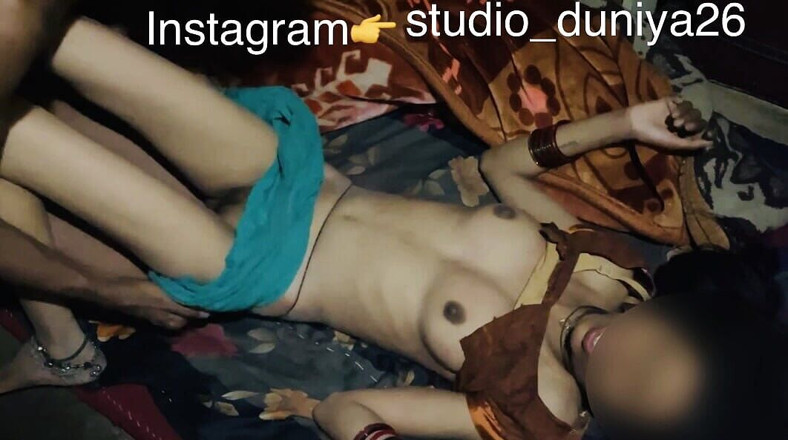 Madhya Sangeeta: Indiancă desi bhabi Anul - muie, sex în trei și sex în poziția capră