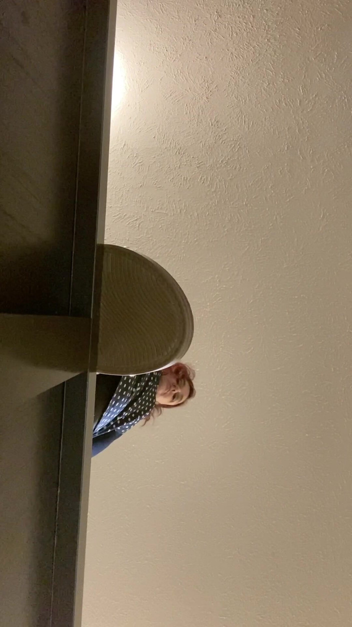 BellaBlast: लेज से लटकना - क्या यह खूबसूरत विशालकाय महिला आपके गिरने के लिए आपकी उंगलियों को थूक देगी?