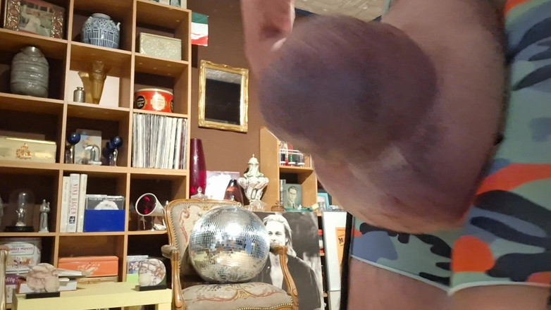 Monster_Meat_: Canavar Direği ve Boğa Topları