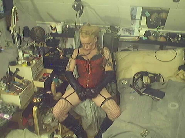 Bedbug: Alone Saturday morning part1