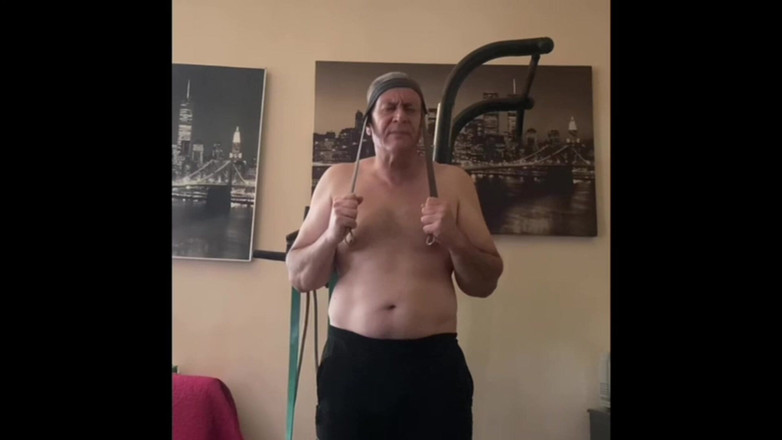 Alex Igogo: Спортзал Дома, Курение И Дрочка