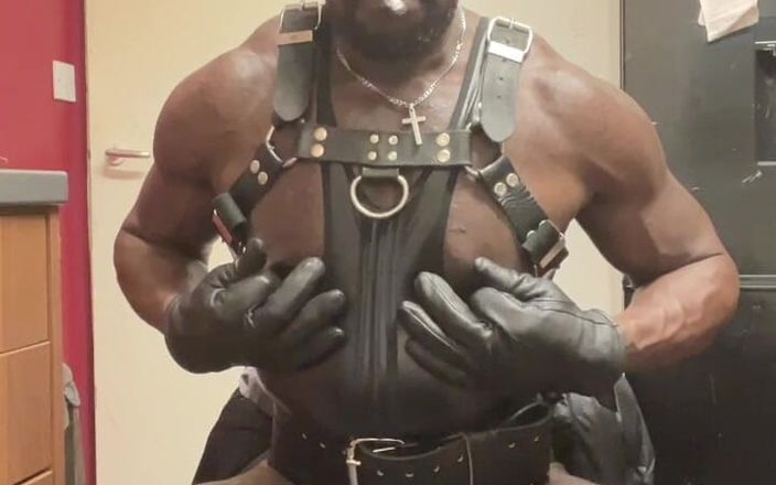 Black smoking muscle stepdad: Extremely Stiff BBC Smoking Muscle Cum