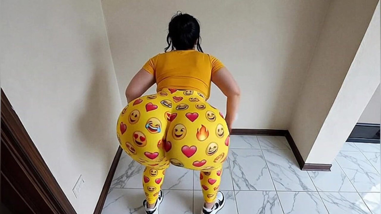 Xprohibidox1: Velký zadek v poskakujícíCh Legínách Emoji