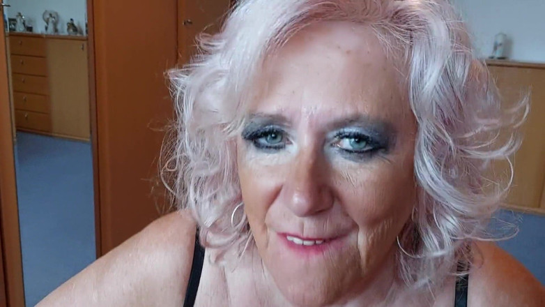 PureVicky66: Profesjonalna niemiecka sex oralny babcia