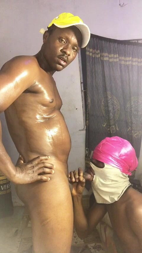 Africans men: Доминантный топ трахает твинка так жестко, что он убегал от вершины