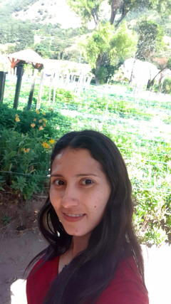 Valeria hairy: Sono felice. Valeria pelosa