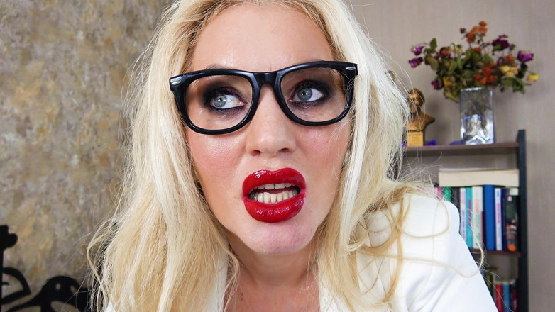 Goddess Celine: Kiss Cam