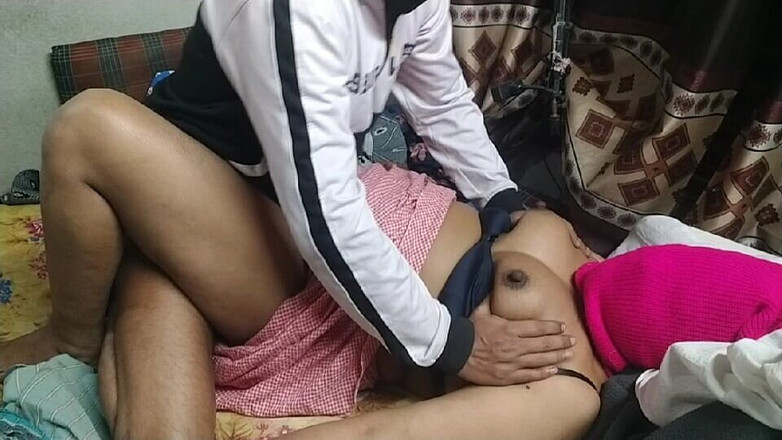 Hot_wife999: Desi village bhabi con Debar ogni notte romantico in camera...