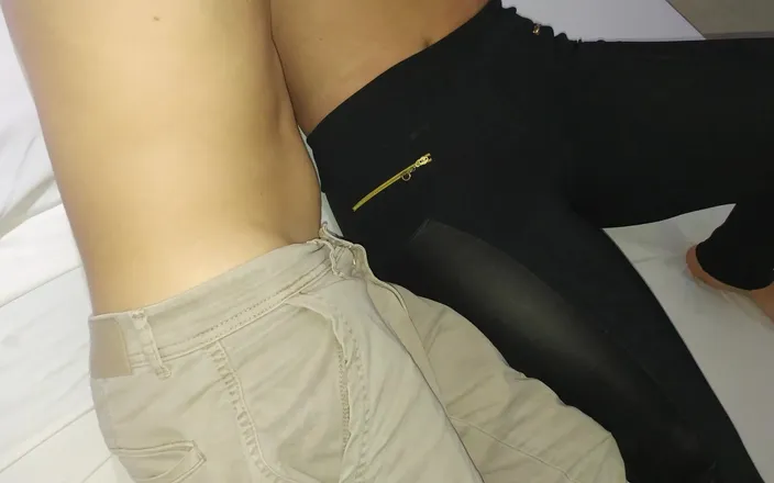 Minhaesposaparaoutro: 老师勾引她的学生
