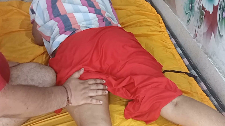 AnnielLo: แฟนหนุ่มใช้นิ้วเสียบลึกแฟนสาวจนเธอน้ําแตกทุกที่