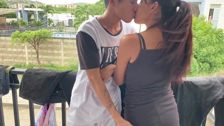 ANDREINA: 我把我的牛奶给了我的年轻继兄弟，他很喜欢