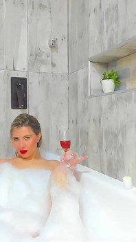 मैं चाहती हूं कि आप मेरे शॉवर का मजा लें