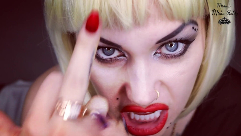 Goddess Misha Goldy: Sei uno stupido ritardo! Adora le mie dita medie e...
