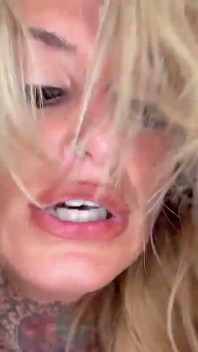 Stephanie Love é gozada dentro enquanto marido tenta foder a porta em don't creampie minha esposa traidora