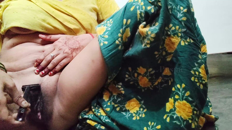 Your Puspa: Limpio coño afeitado de la chica india