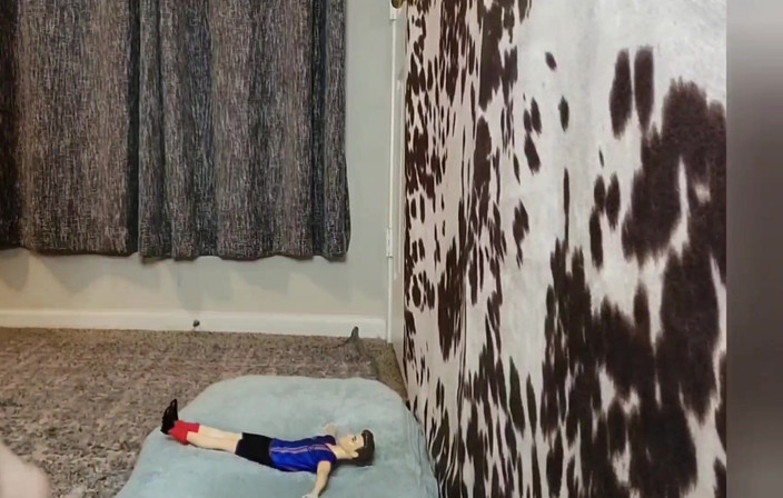 Julia Ryan: Відпрацювання пердеь