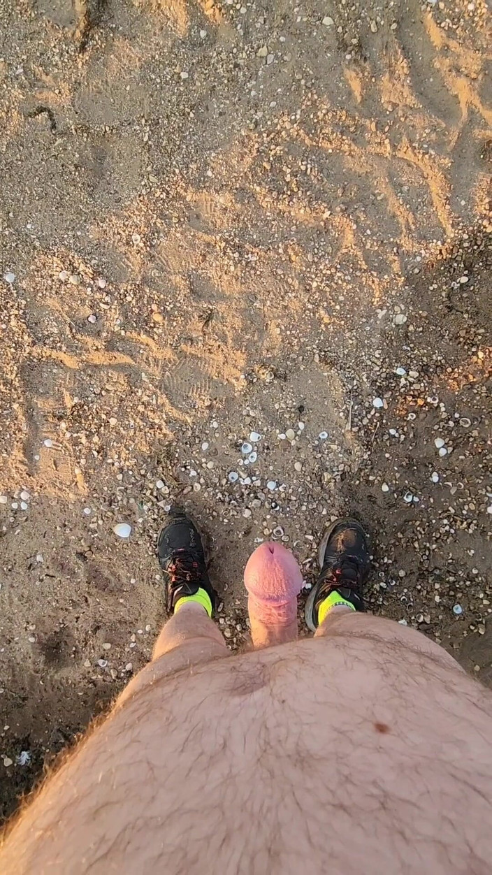 Djk31314: Ich genieße mich an einem sehr Strand.
