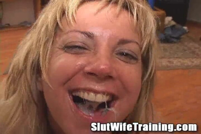 Slut wife training: Spust jedzenia blondie dziwka na twarz żona pieprzy paskudne nieznajome kutasy!