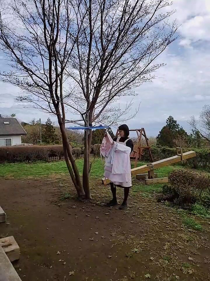 Mayumi Kanzaki: Mamá Recoge La Colada