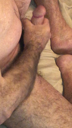 OhTrevor: Пробуждение и мастурбация, отчим подрачивает большой член