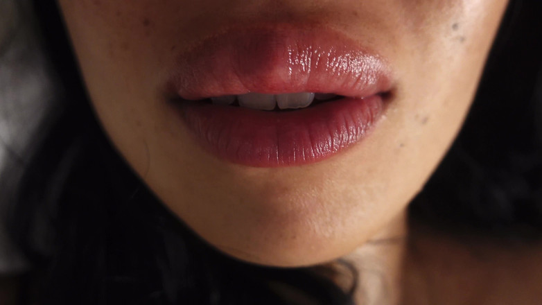 Asmr_mouth: Me encanta lamerte en posición acostada