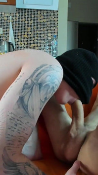 Alex hat sich in meinen 23 cm schwanz verliebt und will es nicht aus seinem mund lassen