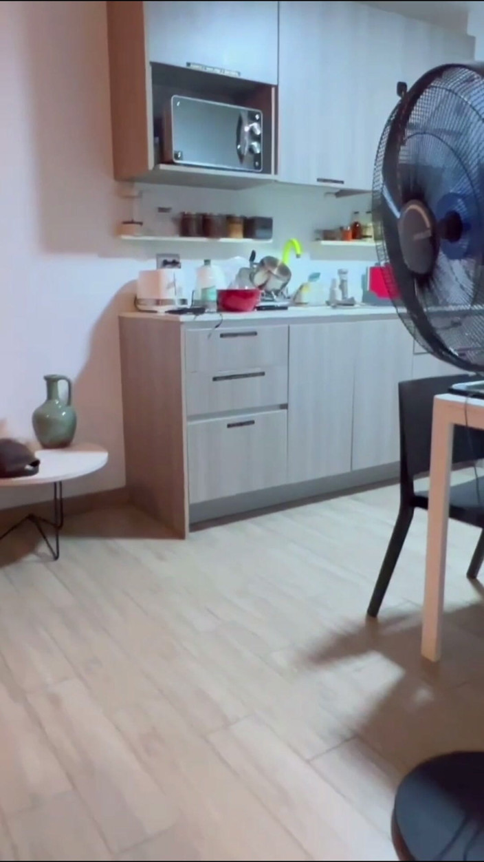 Kate jenn: Vollbusige MILf lässt mich in ihr landen