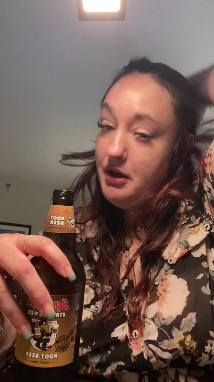 BellaBlast: Uwodzicielski BBW Rootbeer Chug &amp; Burps przez Bella Blast