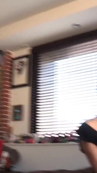 Dvě sexy dívky si navzájem tvrdě potěší kundičku