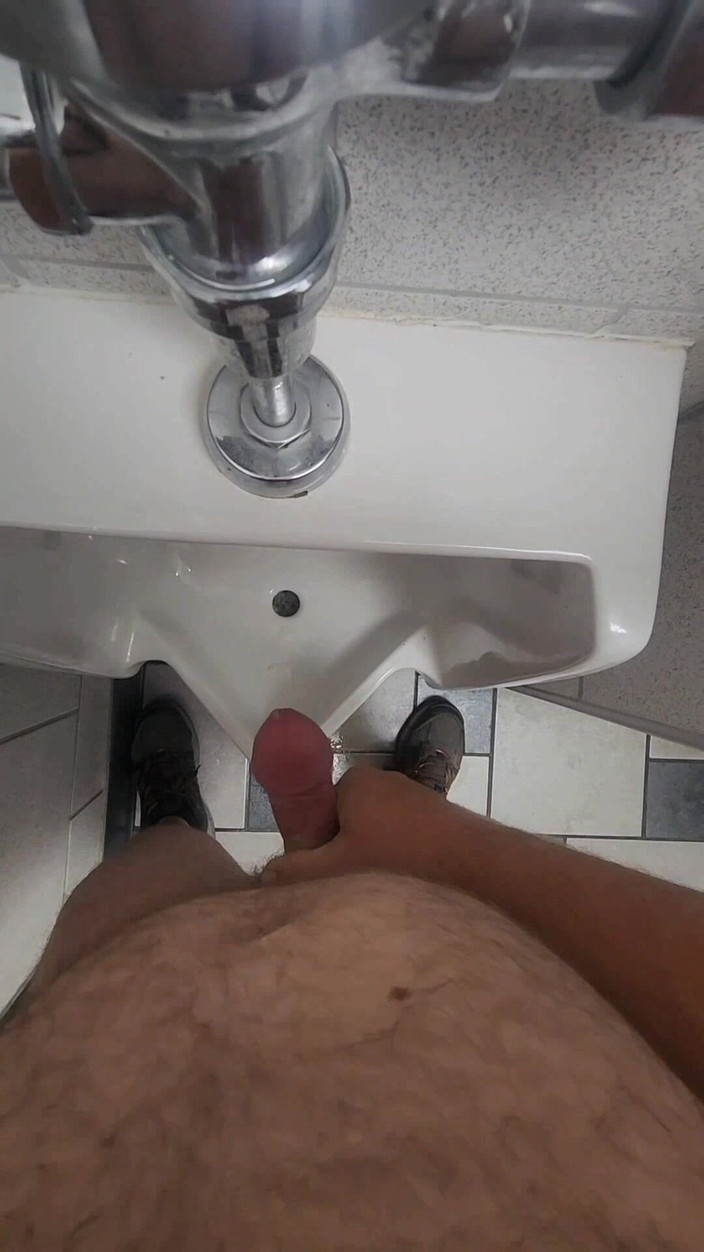 Djk31314: Molto nuda in un bagno