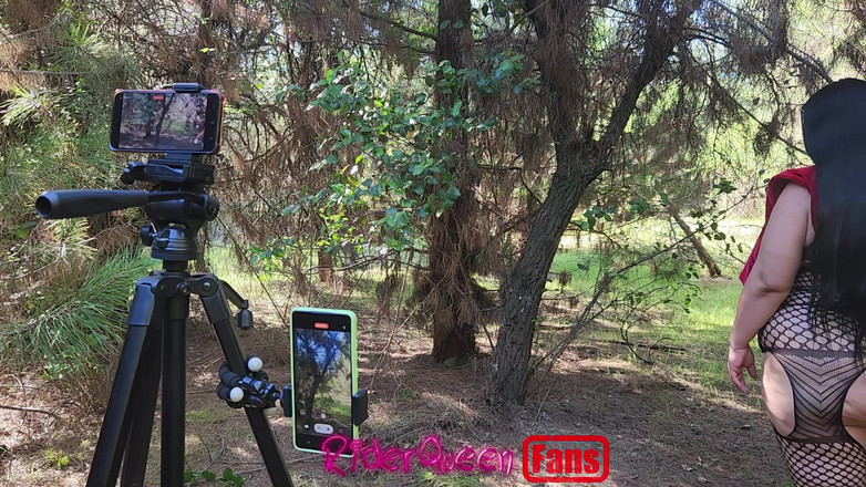 Riderqueen BBW Step Mom Latina Ebony: Riderqueen Utomhus: Videor för utomhusfans