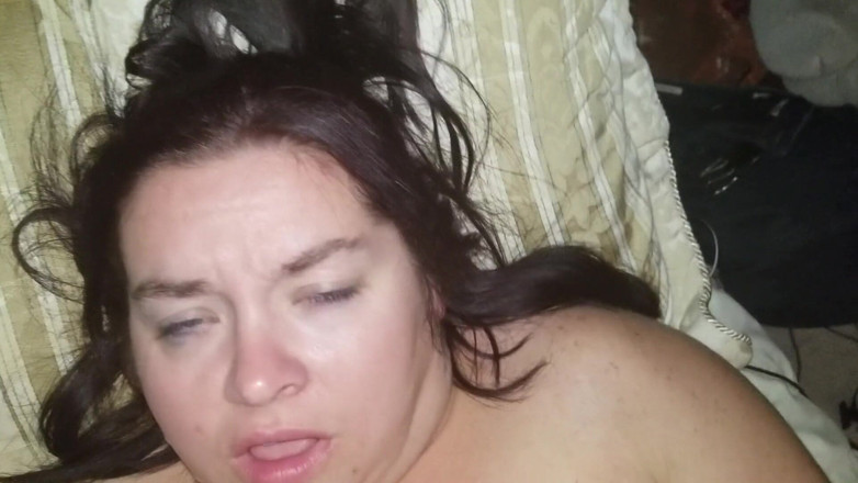 SexyNEBBW: Seksowna BBW używa dildo i zostaje zerżnięta