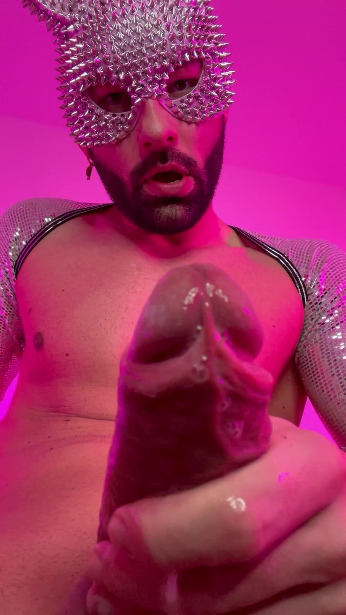 NathanAdamsXXX: 疯狂的荡妇玩超级大假阳具！