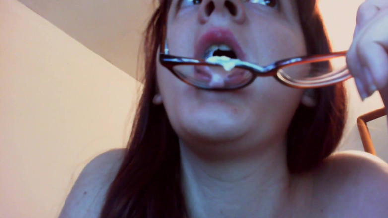 Nicoletta Embassi: Cum on my glasses