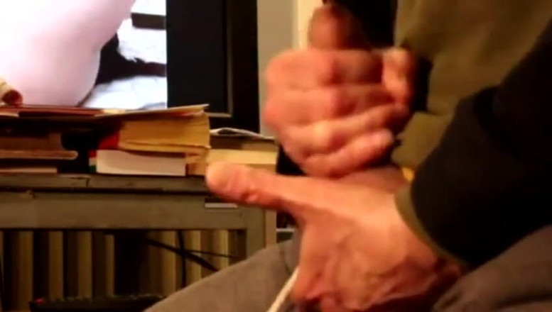 Mstbooblover: Handjob sensual dengan bra