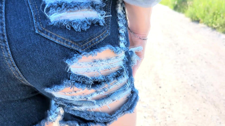 TV_Helena: Blowjob luar untuk peminat jeans! Pantat tranny penuh dengan air...