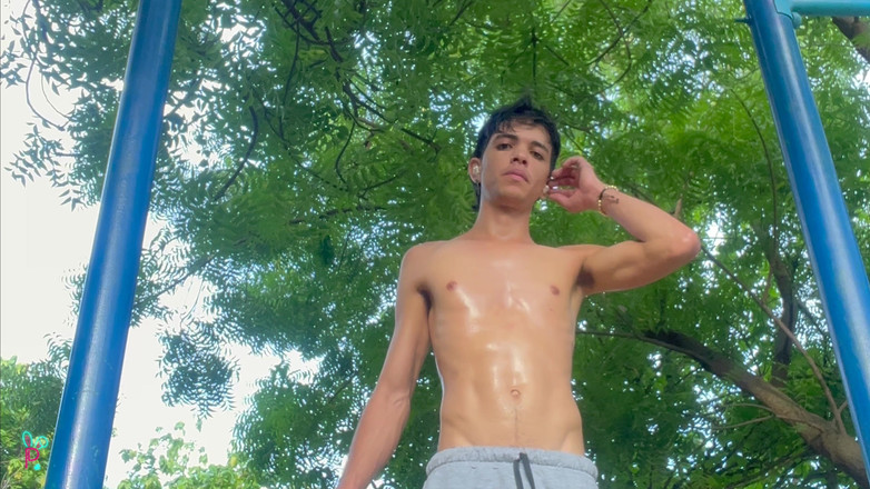 Isak pervert: Merayakan mesum 10k, pesta susu di kamarku