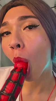 Puv cosplay kikio lagi asik nyepong kontol besarmu
