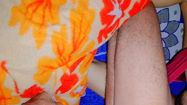 Ankita277: Siswi sange ini pertama kali ngentot memek sempitnya di kamar...