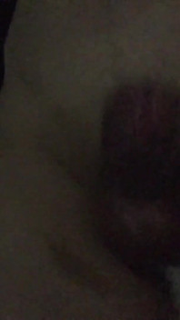 Caminando desnudo en el vecindario jugando con mi polla erecta como de costumbre a medianoche _ 210724