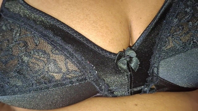 Teena New: Puremature la miLF asiatica si sente sola