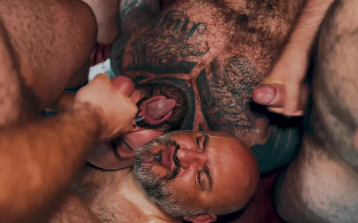 Djemelloxxxx: 8 Bear Orgy at Rectum 2 4K