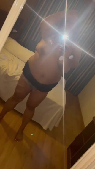 Indian fuck queen: Posing Feeing Sexy