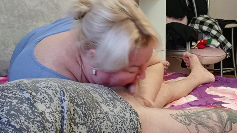 Zona901: La matrigna ingoia sperma denso