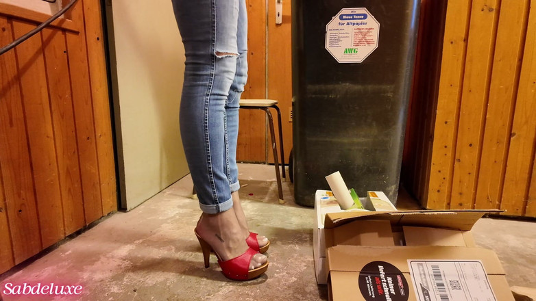 Sabdeluxe: 169 Schiacciamento di cartone Kiara