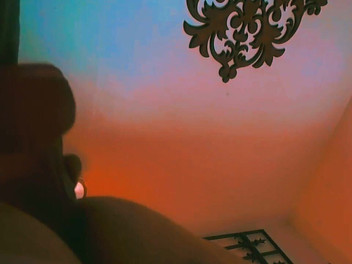 Candymalcolm: Futându-mi curul până îmi ejaculez