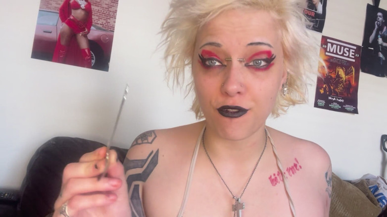 Glitterqueen1999: Custom) Scraping My Tongue for the Boy That Likes Me